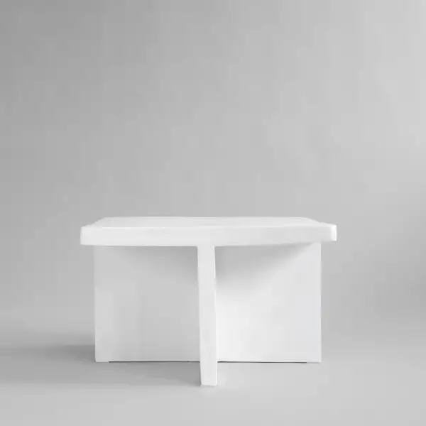 table basse design brutaliste