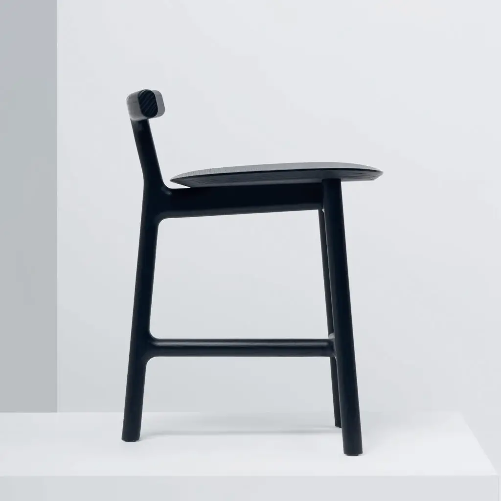 chaise contemporaine en bois