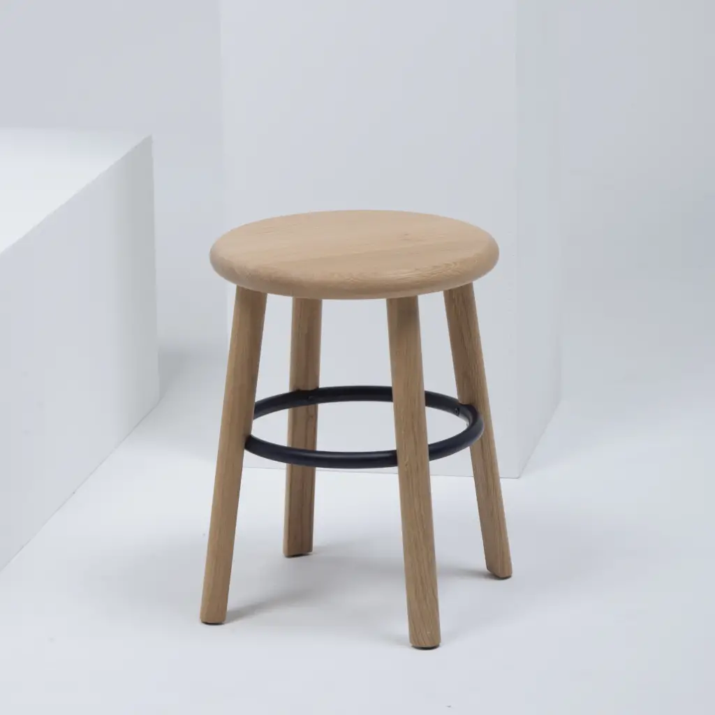 tabouret en bois et métal