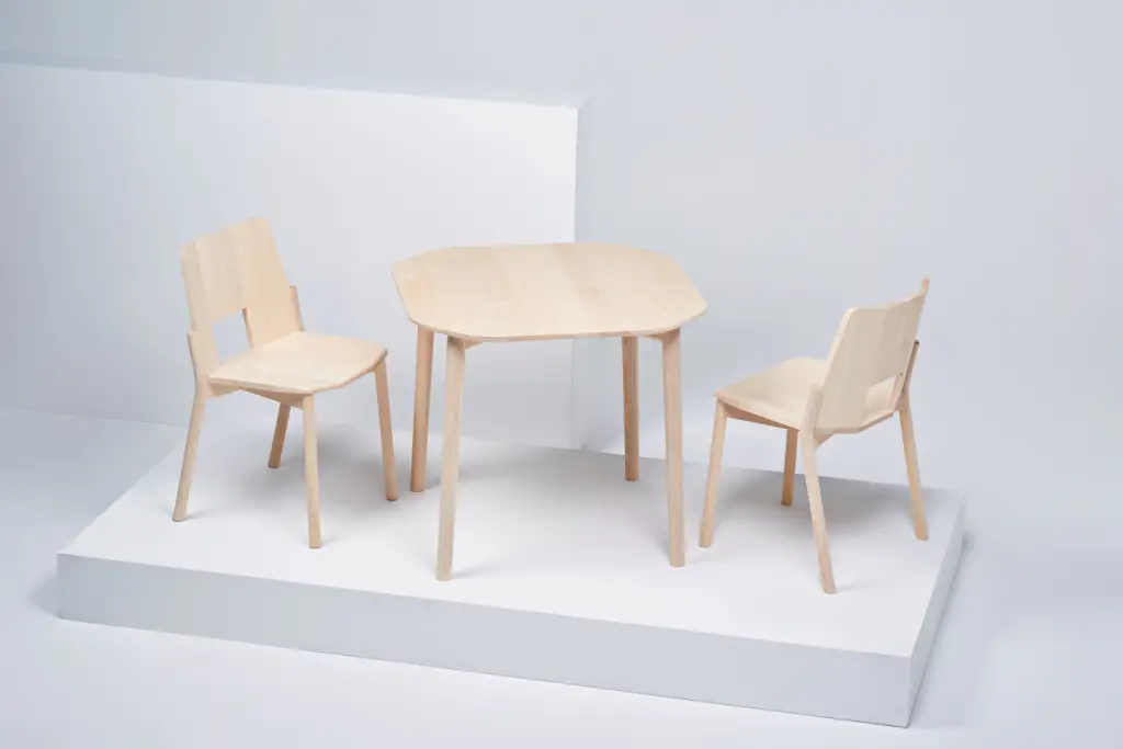 Tronco - table élégante en bois