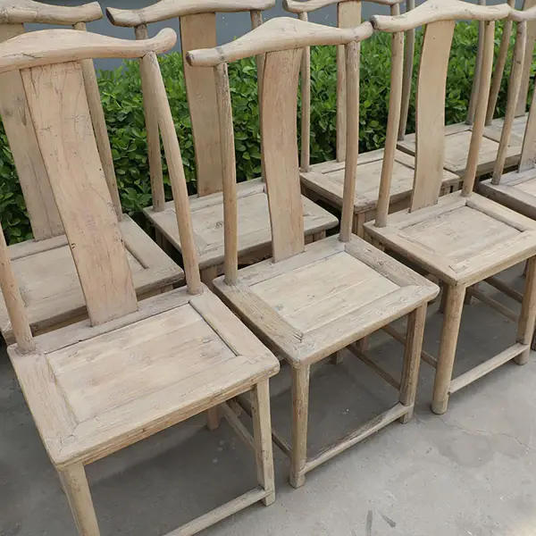 Chaise en bonnet de lettré