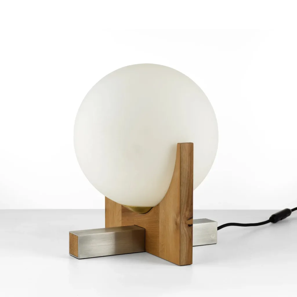 Juliette - Lampe à poser en bois massif, verre opalin, laiton, aluminium